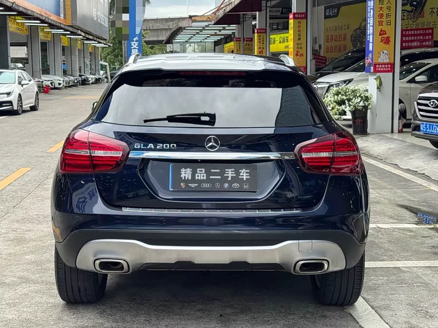 Mercedes Benz GLA