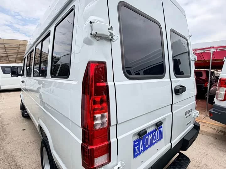 Iveco proud