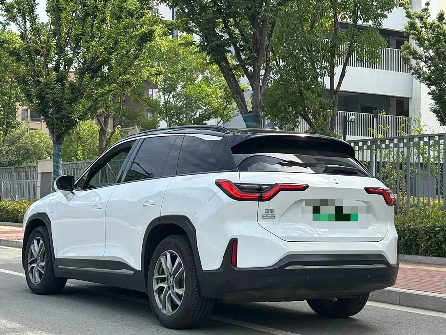 NIO ES6
