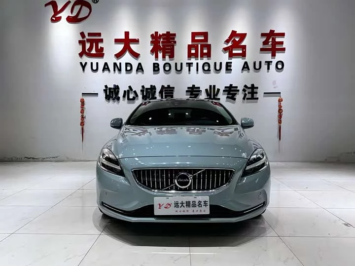 Volvo V40