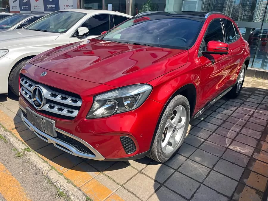 Mercedes Benz GLA