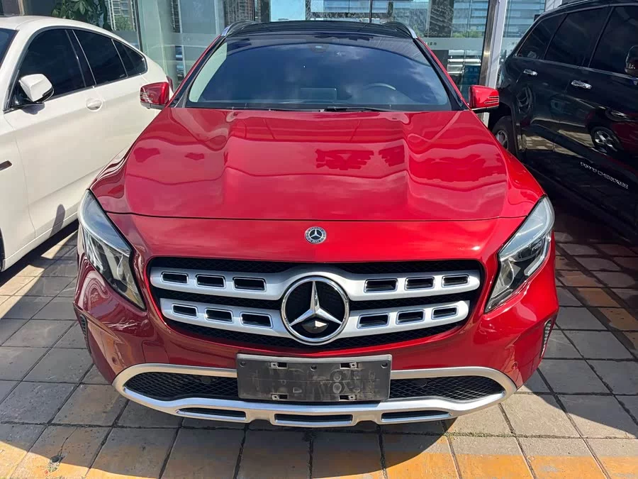 Mercedes Benz GLA