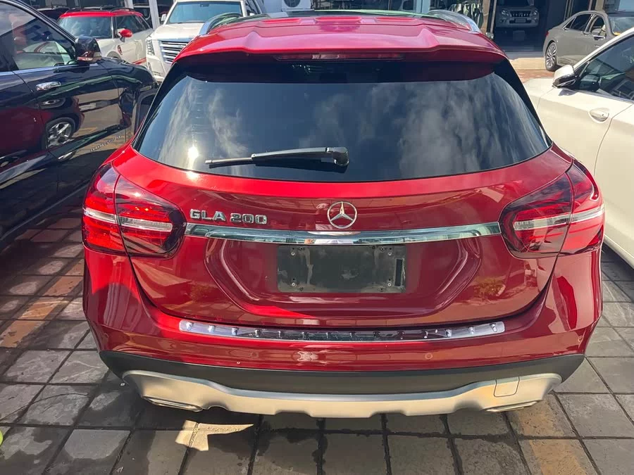 Mercedes Benz GLA