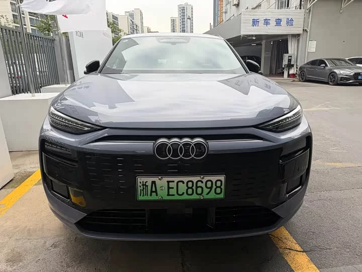 Audi Q6L e-tron