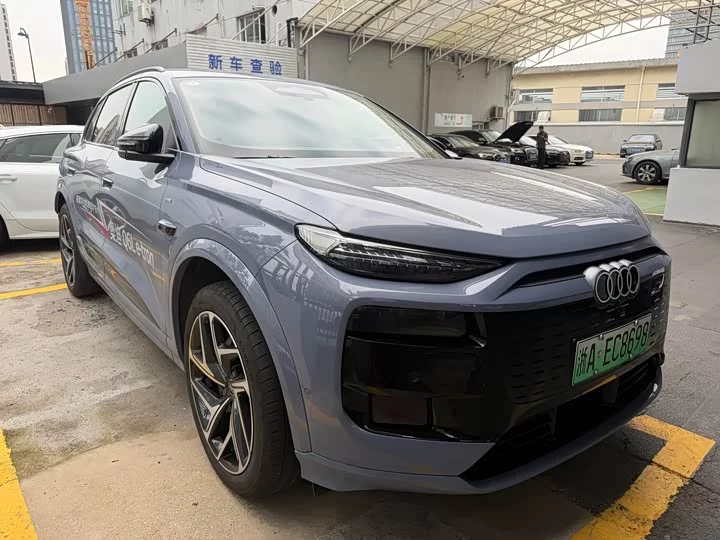 Audi Q6L e-tron