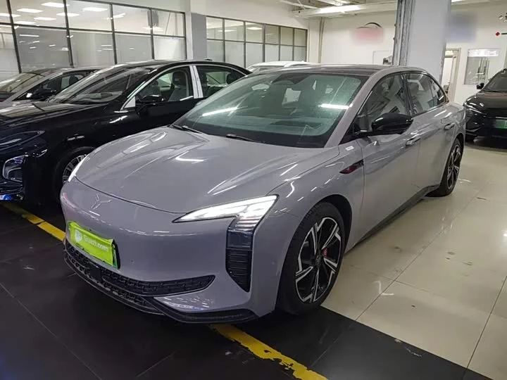 Hongqi EH7