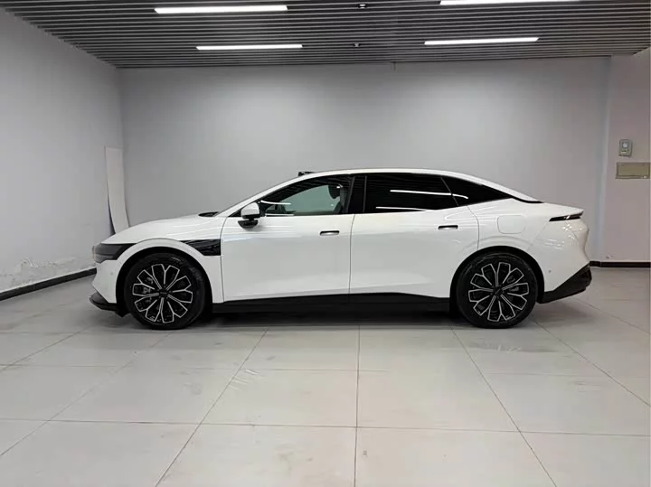 ZEEKR 007