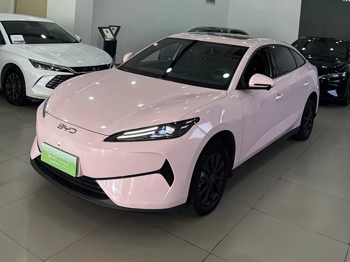 BYD e7