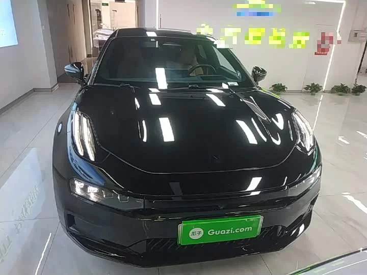 ZEEKR 001