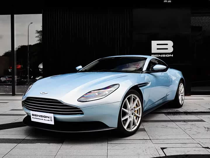 Aston Martin DB11