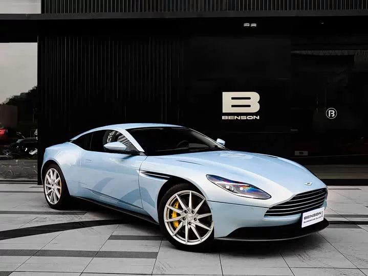 Aston Martin DB11