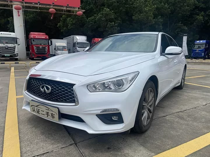Infiniti Q50L