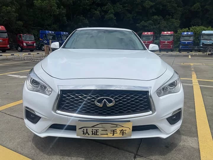 Infiniti Q50L