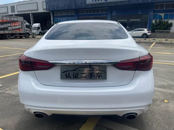 Infiniti Q50L