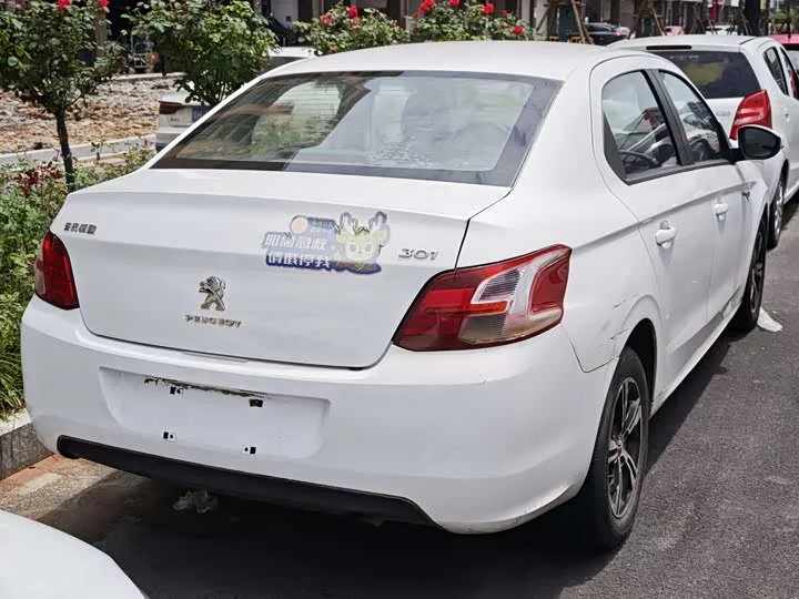 Peugeot 301