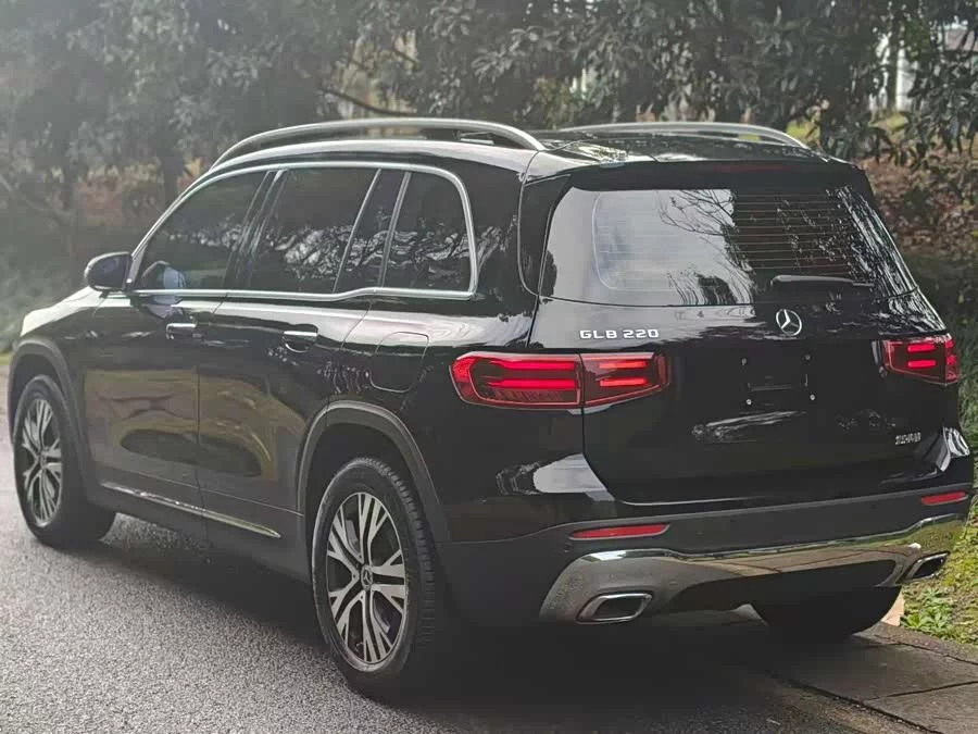 Mercedes Benz GLB