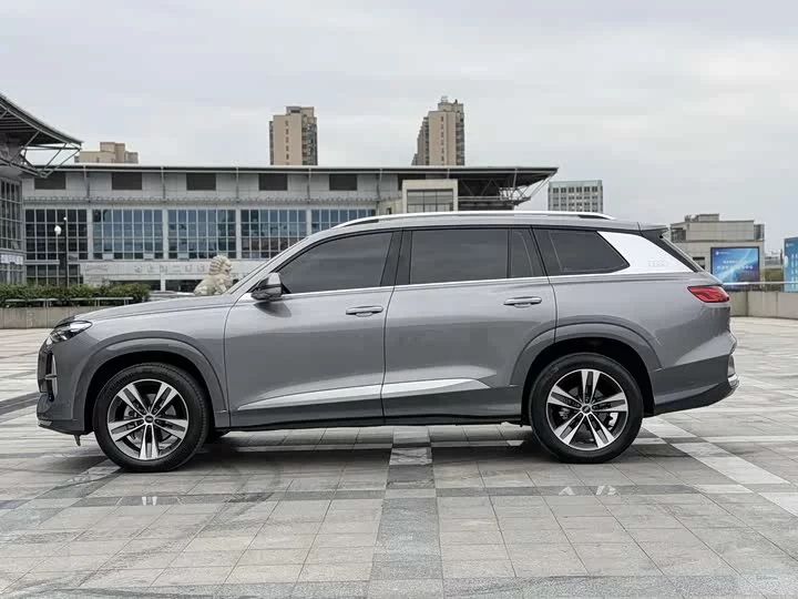 Audi Q6