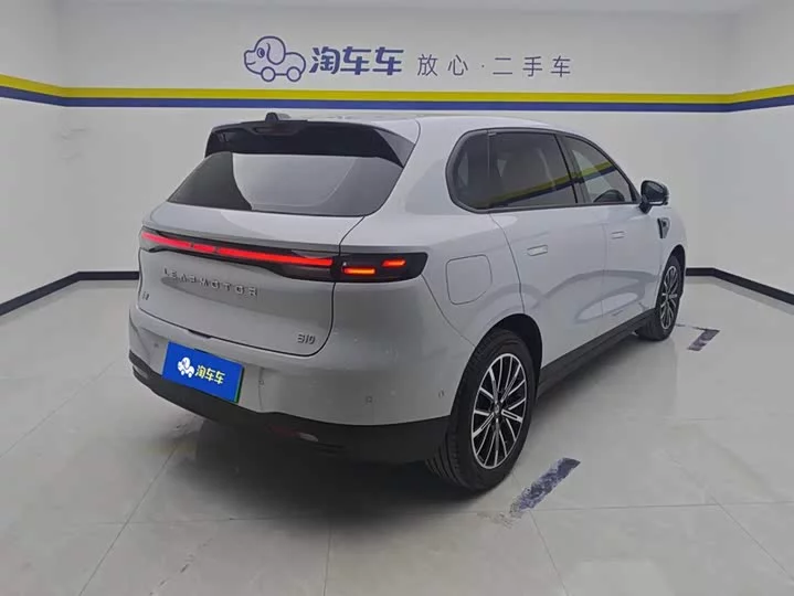 Leapmotor B10