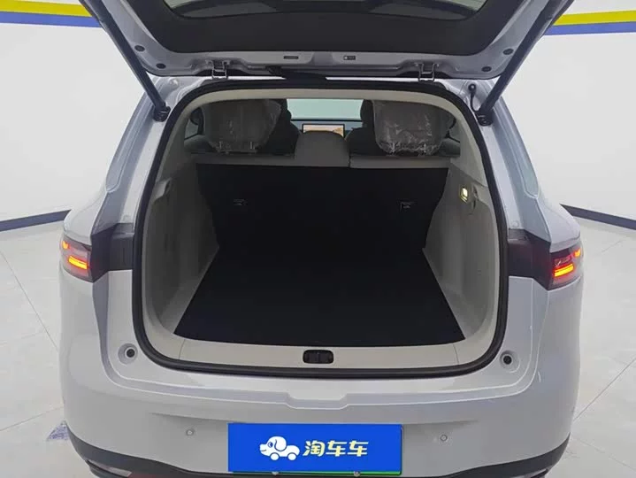 Leapmotor B10