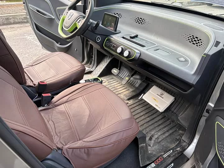 Baojun E100