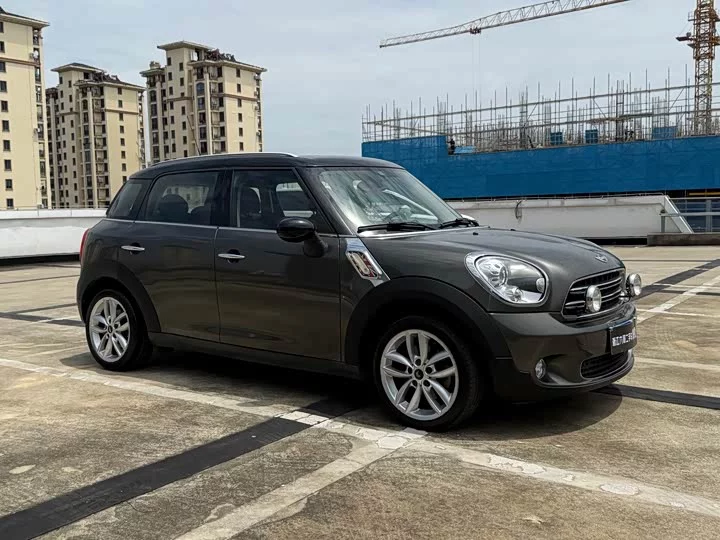 MINI COUNTRYMAN