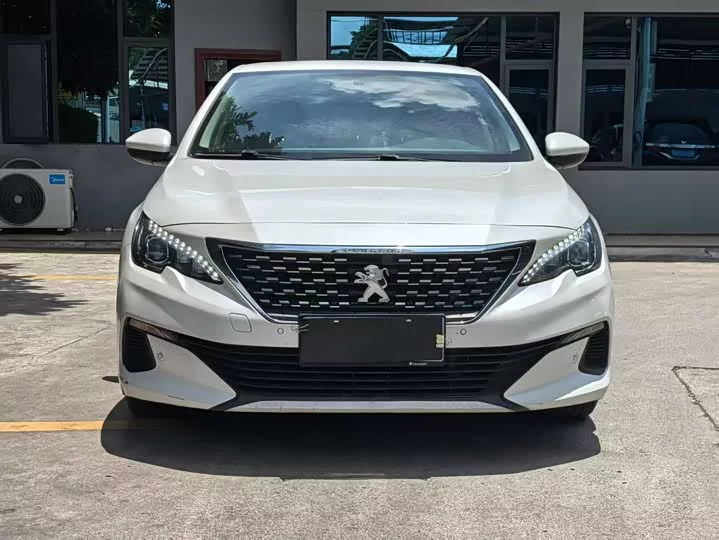 Peugeot 408