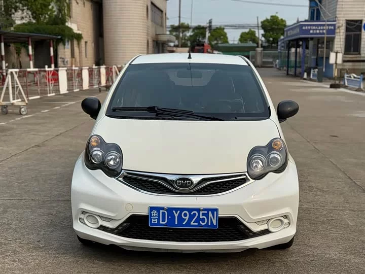 BYD F0