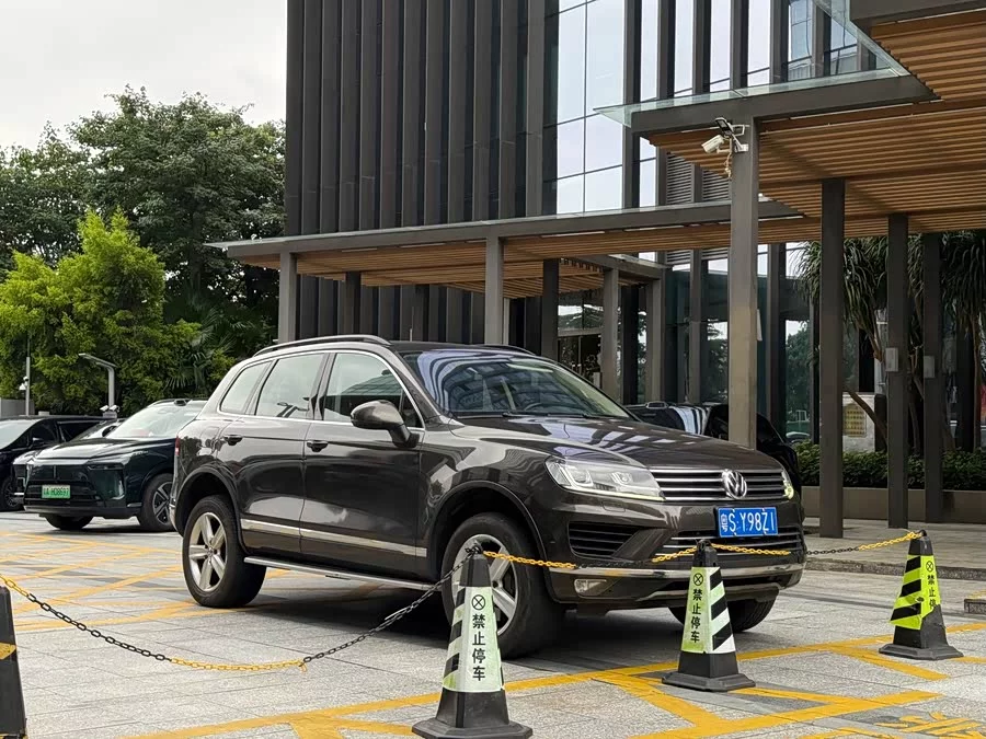 Volkswagen Touareg