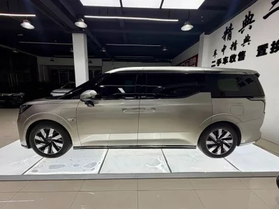 Volvo EM90