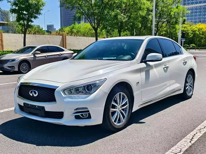 Infiniti Q50L