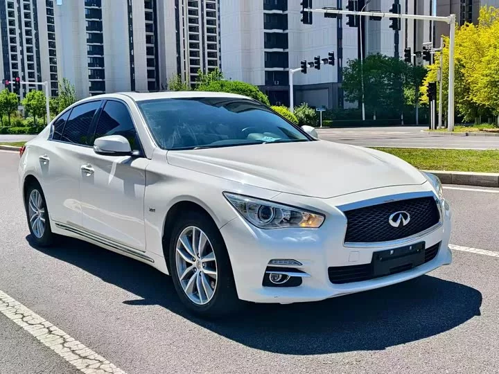Infiniti Q50L