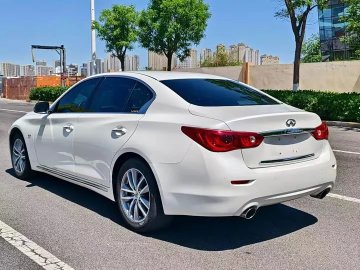 Infiniti Q50L