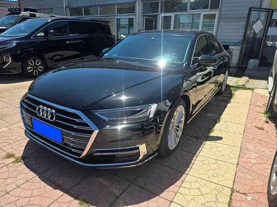 Audi A8