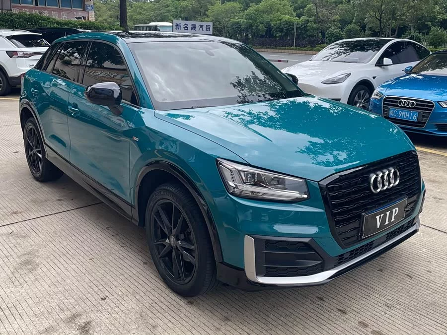 Audi Q2L