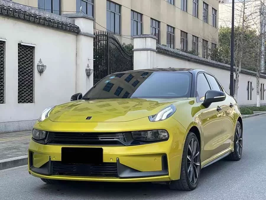 Lynk & Co 03