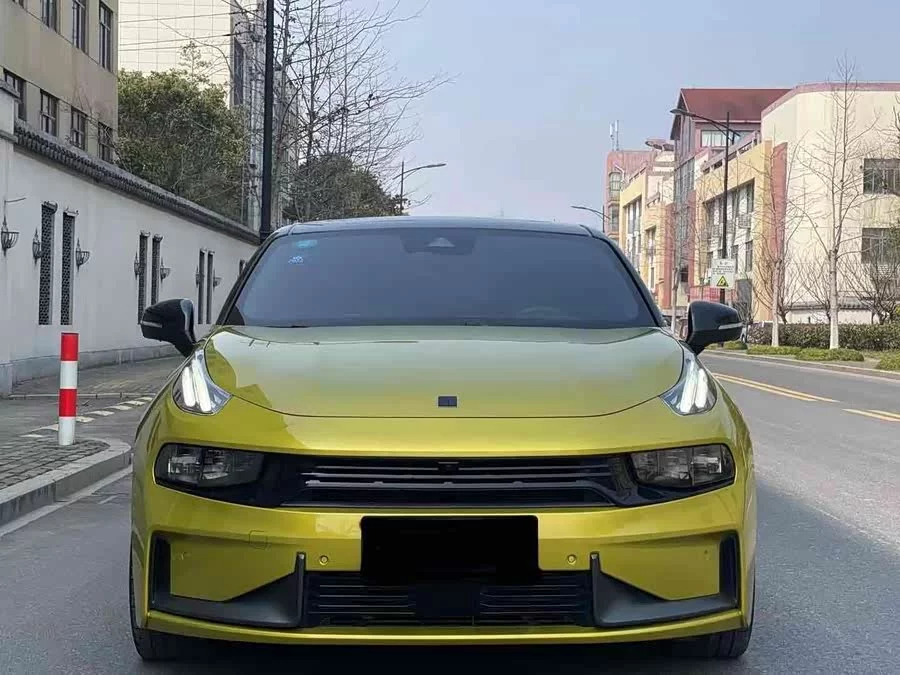 Lynk & Co 03