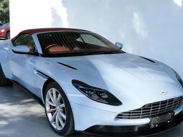 Aston Martin DB11