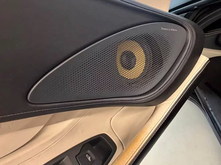 McLaren 570