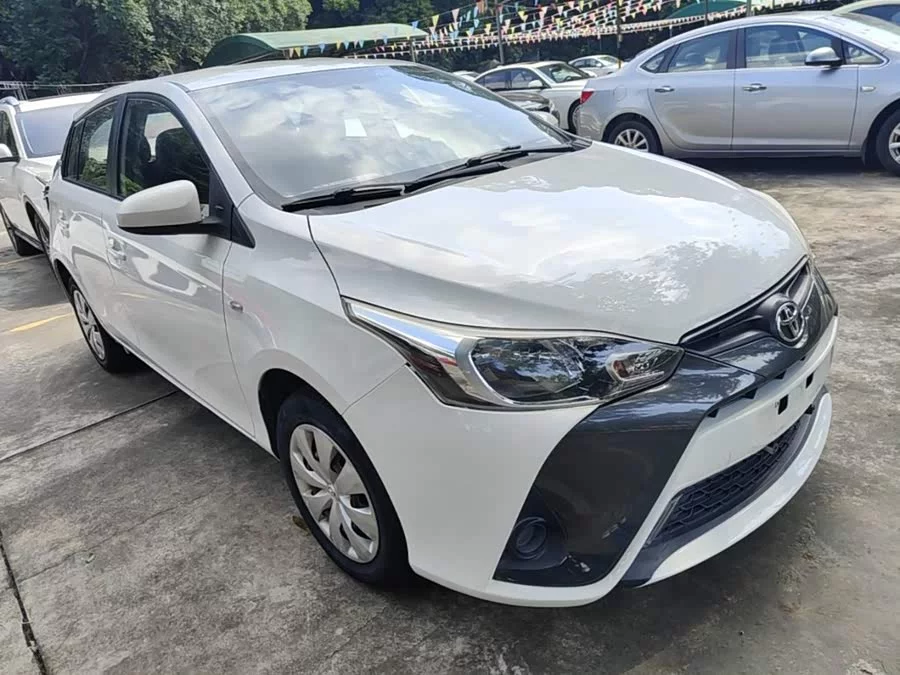 Toyota YARiS L