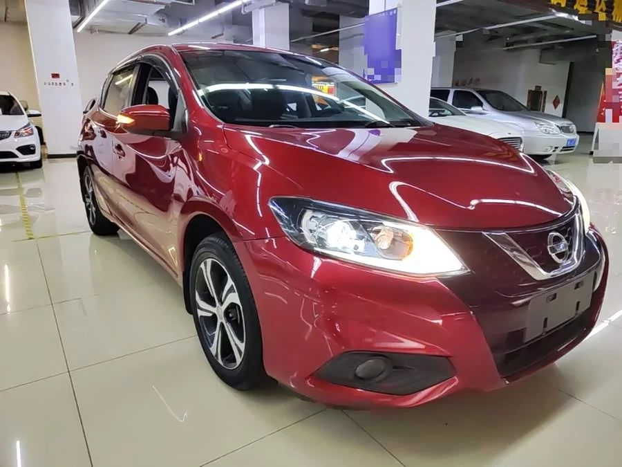Nissan Tiida