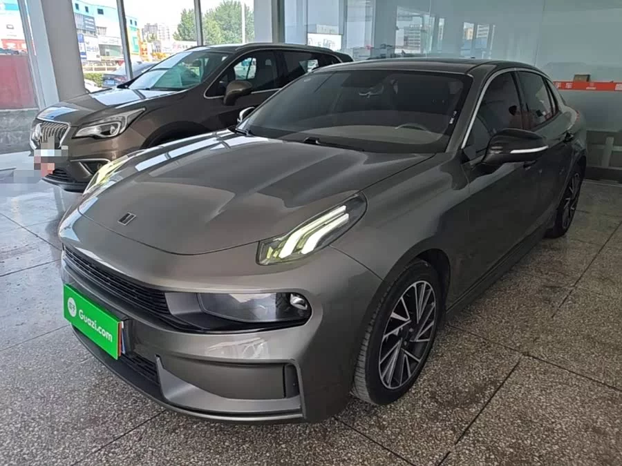 Lynk & Co 03