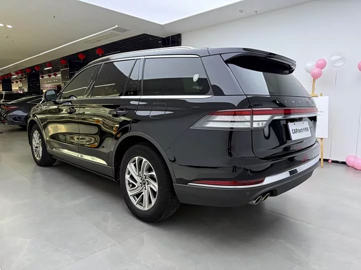 Lincoln aviator