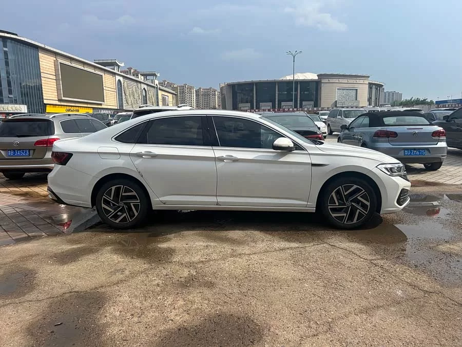 Volkswagen Sagitar
