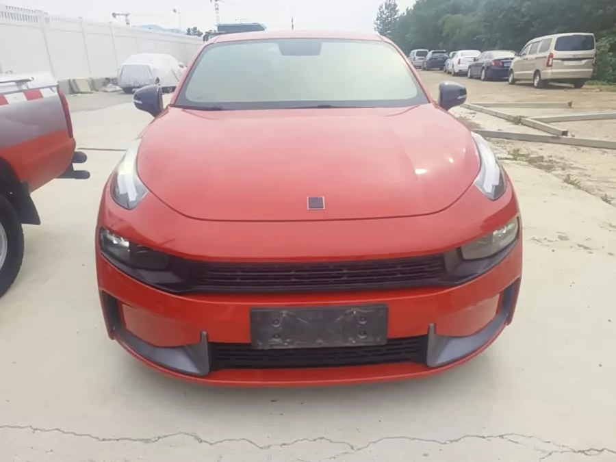 Lynk & Co 03