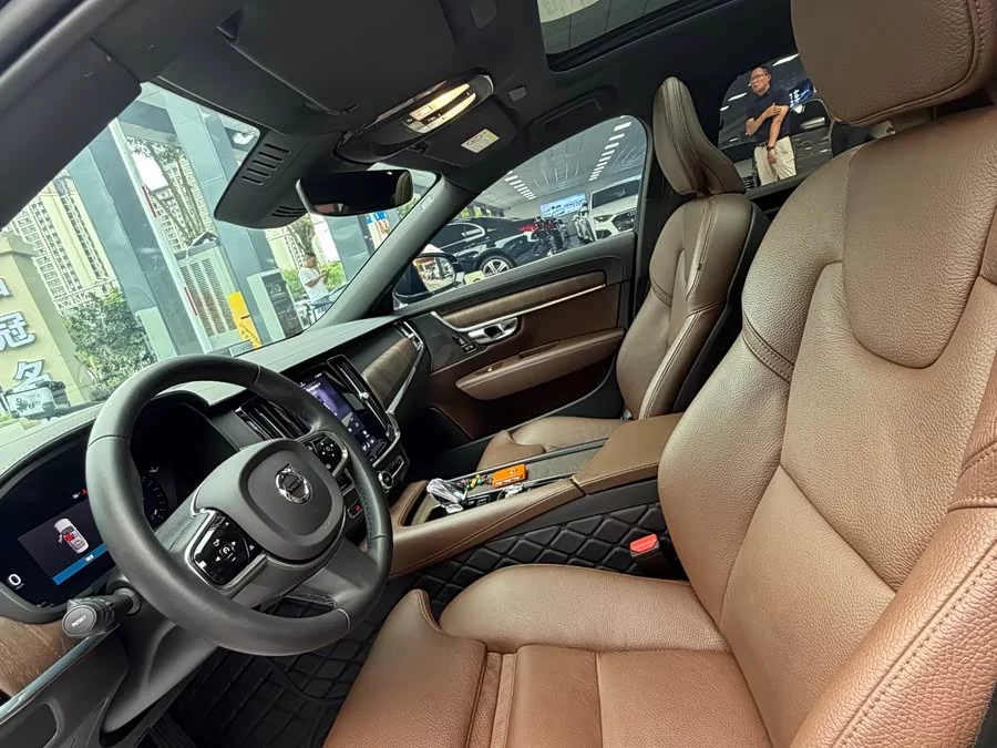 Volvo S90