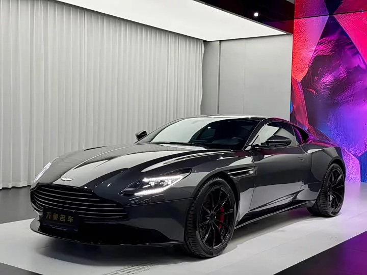 Aston Martin DB11