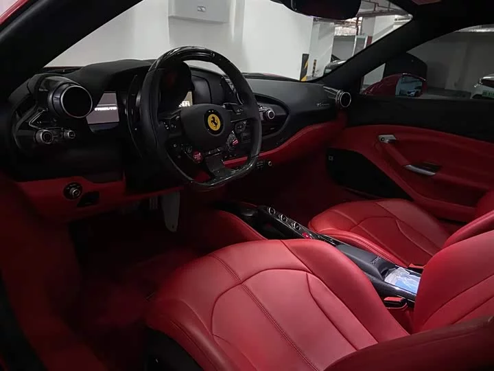 ferrari F8