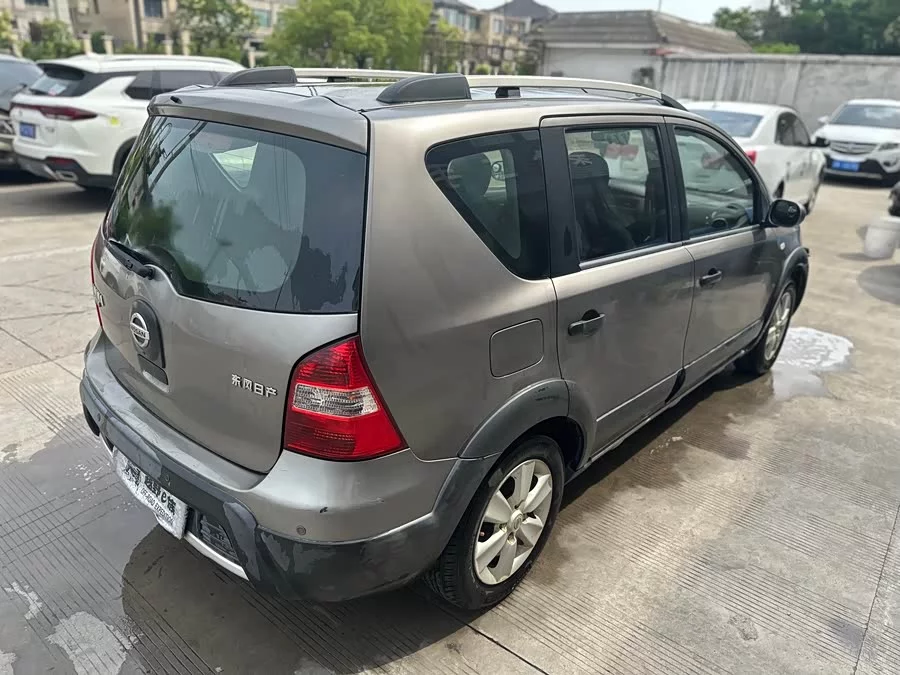 Nissan Livina
