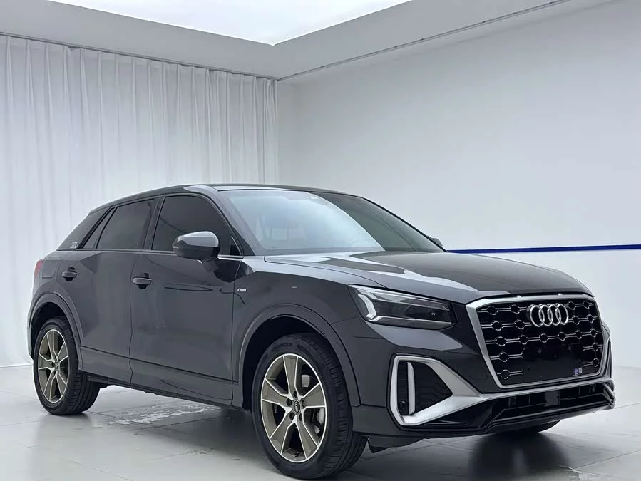 Audi Q2L