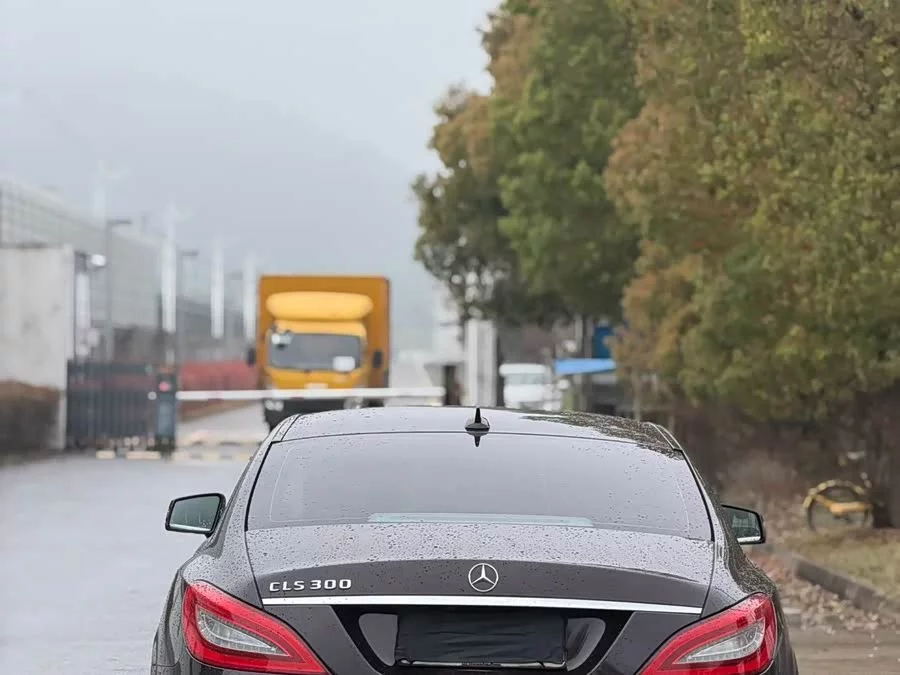 Mercedes Benz CLS